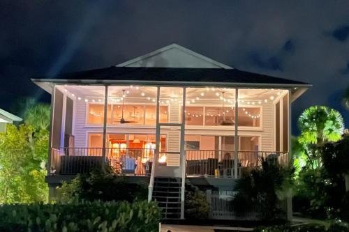Englewood Casa | Private Bayfront Beach House with Dock, Steps to Beach and Restaurants