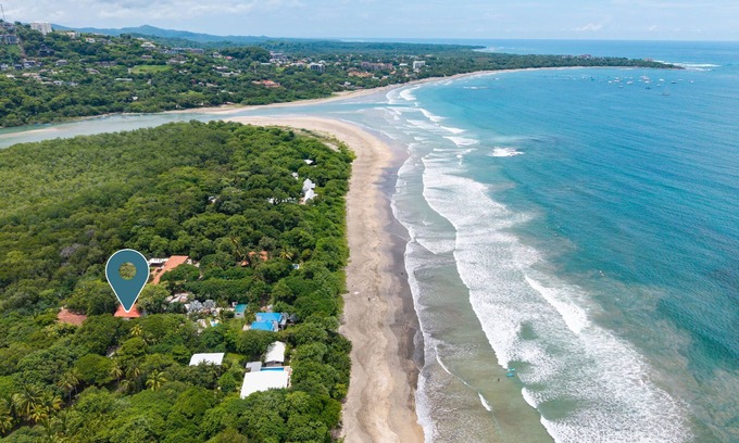 Playa Grande Villa | Private Beach Villa in Playa Grande Costa Rica Pool, Free WiFi and parking, AC