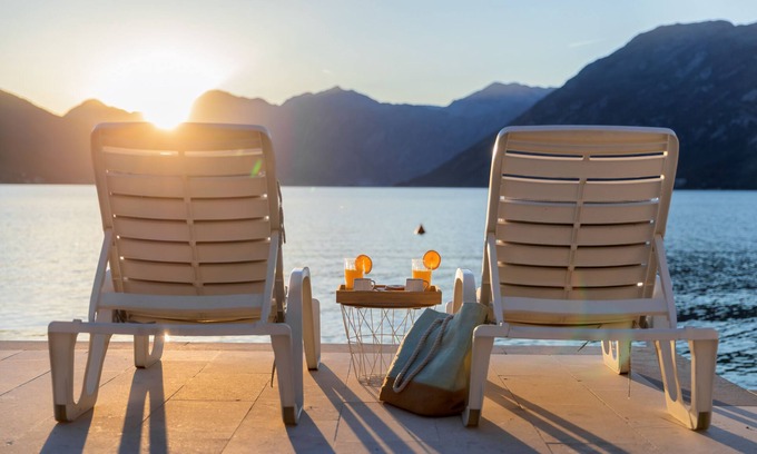 Dobrota Apartamento | Private Beach 2 BDR Apartment