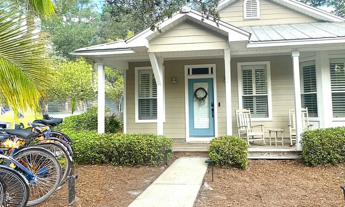 White's Gulfview Casa | Private Beach Access! Bikes, Yard & Pet-Friendly | Clareon Cottage 30A