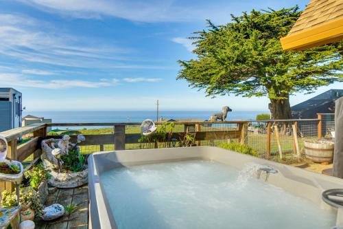 Manchester Casa | Private Beach Access Pet-Friendly California Gem!