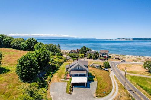 Maxwelton Casa | Private Beach Access Water Views Sleeps 18 Historic 6BDR Farmhouse w Deck
