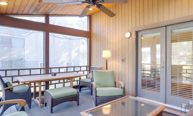 North Shores Casa | PRIVATE BEACH! CANAL VIEWS! LINENS INCLUDED!