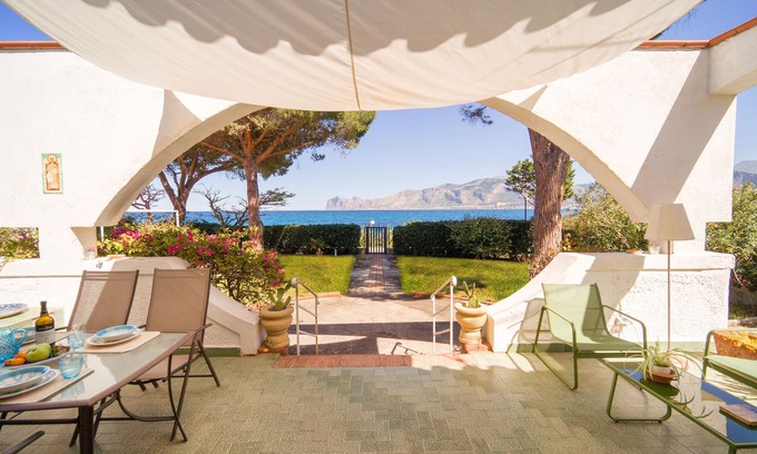 Carini Villa | Playa privada, residencia exclusiva, vistas al golfo, ¡olor a mar!