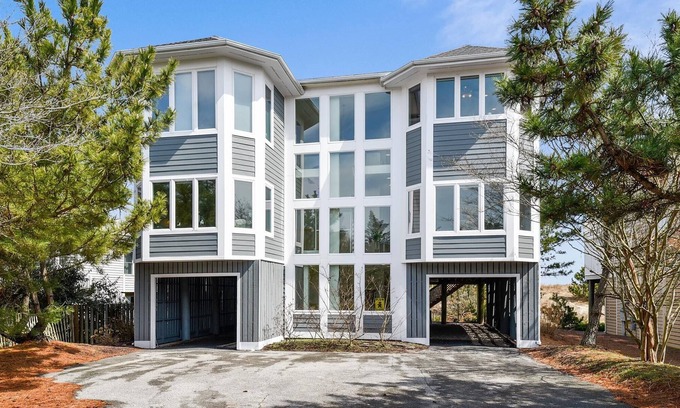 Bethany Beach Casa | PRIVATE BEACH GATED COMMUNITY! Exceptional OCEAN FRONT beach home is brimming with casual elegance and just perfect for families vacationing together!!