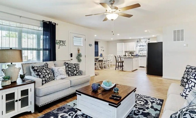 Issue Casa | Private Beach Getaway Just Steps to the Boardwalk!