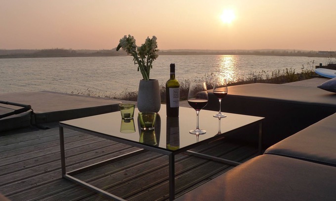 Lobnitz Casa | Playa privada! Casa 'California' con chimenea, sauna y bañera de hidromasaje derecha en el lago