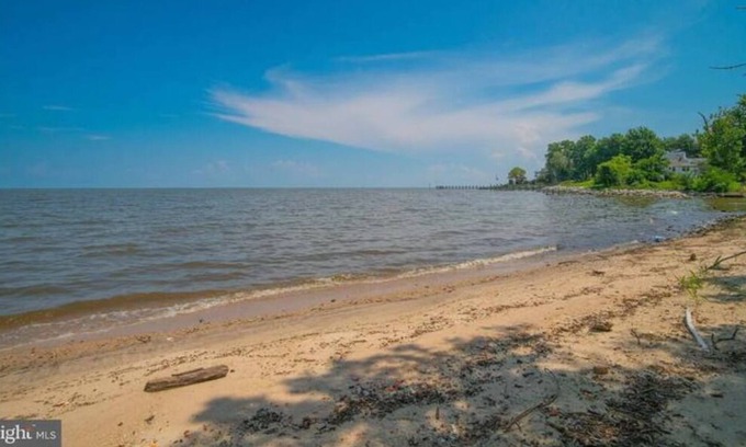 Tracys Landing Casa | Private Beach House in Tracy's Landing Maryland