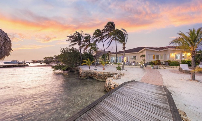 De Bruynewijk Villa | Villa de lujo frente al mar con playa privada y muelle