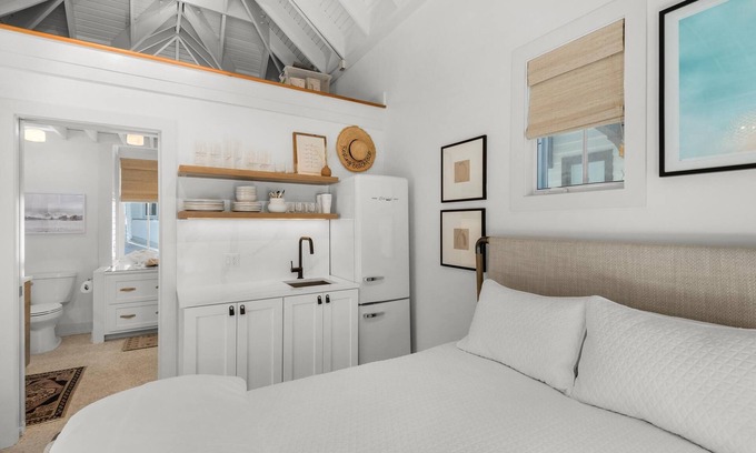 Rosemary Beach Apartamento | PRIVATE BEACH/POOL ACCESS-Charming Pied-a-Terre-Sophisticated Charm-2 Adults
