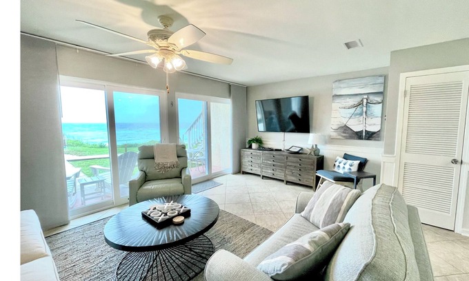 Seacrest Condominio | PRIVATE BEACH-You deserve this-Luxury ground-level 1-bedroom ON THE BEACH on 30A