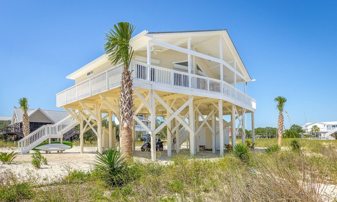 Alligator Point Casa | Private Beachfront w/ Sauna, Hottub, Golf Cart, Kayaks, Paddle Boards & Bikes +
