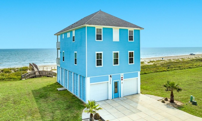 Galveston Casa | Private Beachfront home w/ HOT TUB, 2 Decks, Open Plan & Dune Walkover