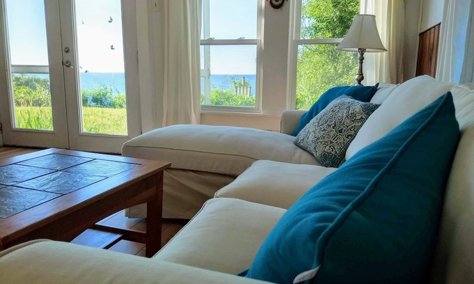 Brewster Casa | FRENTE A LA PLAYA PRIVADA, 2BR Sunset Cottage en la playa