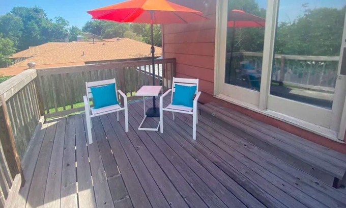 Coronado Hills Apartamento | Private Bed & Bath w/Sparkling Pool