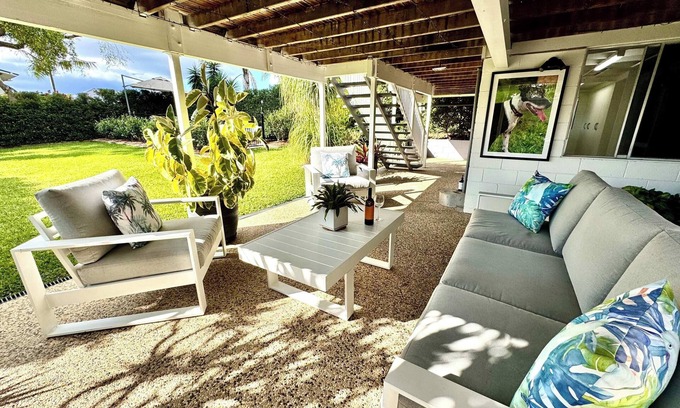 Hendra Casa | Private Bedroom in Large House With Pool & Parking