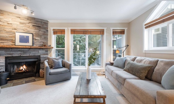 Whistler Creekside Condominio | Private Bike Storage | Free parking | Mountain Views