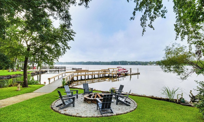 Newberry Shores Casa | Private Boat Dock: Waterfront Lake Murray Haven
