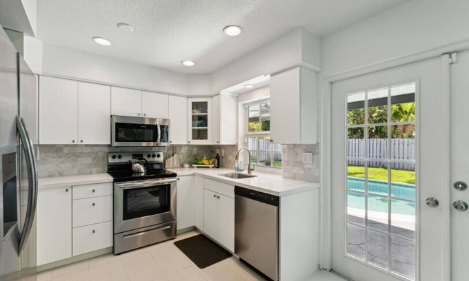 Coral Heights Casa | Private Bungalow Oasis with Pool
