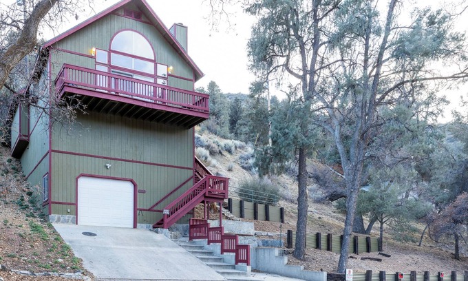 Frazier Park Cabina | Private Cabin located directly across Park