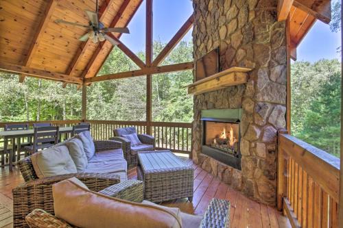 Mineral Bluff Casa | Private Cabin with Furnished Porch on Less Than 3 Acres!