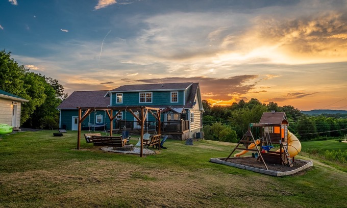 Sevierville Cabina | Private cabin with amenities ⭐️Location⭐️Spa Pool⭐️Hot tub⭐️Firepit⭐️Pets