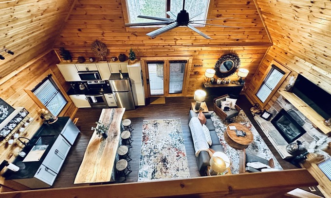 Sevierville Cabina | ⭐️⭐️Private cabin with Mountain Views and hot tub close to Pigeon Forge!
