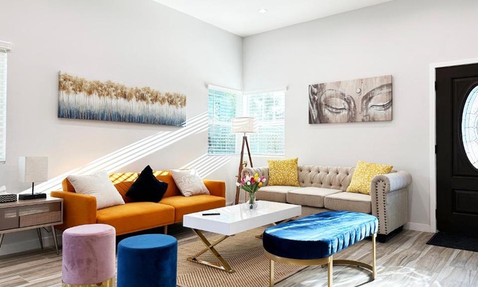 Granada Hills South Casa | Private, Charming 2BR/2.5BA House with Outdoor Patio