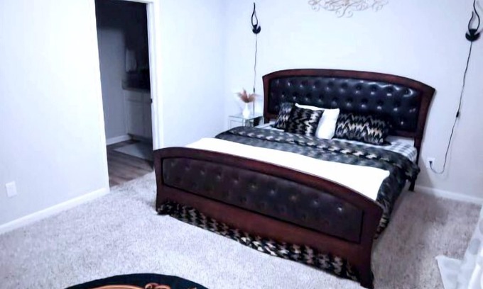 Anna Casa | Private Clean Quiet Suite in a shared New House in Anna with Private Bathroom