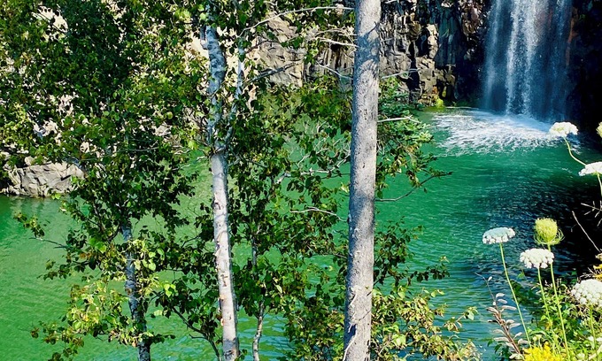 Kings County Casa | Private Coastal Waterfall Escape, for Couples- Tides, Sauna, 55' Ocean Falls