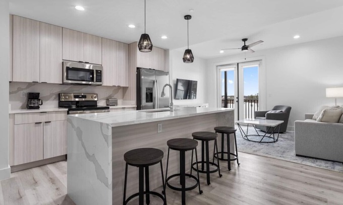 Gulfport Apartamento | Private Condo #208 with Riverside View and Private Pool