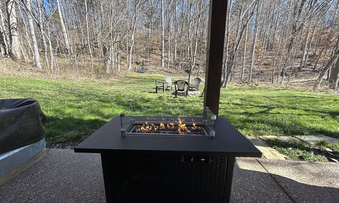Cookeville Cabaña | Private cottage: fire pit, stock tank, wi-fi, near Cummins Falls, TnTech