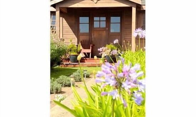 Mendocino Cabaña | Acogedora casa de campo privada en el corazón de la aldea de Mendocino