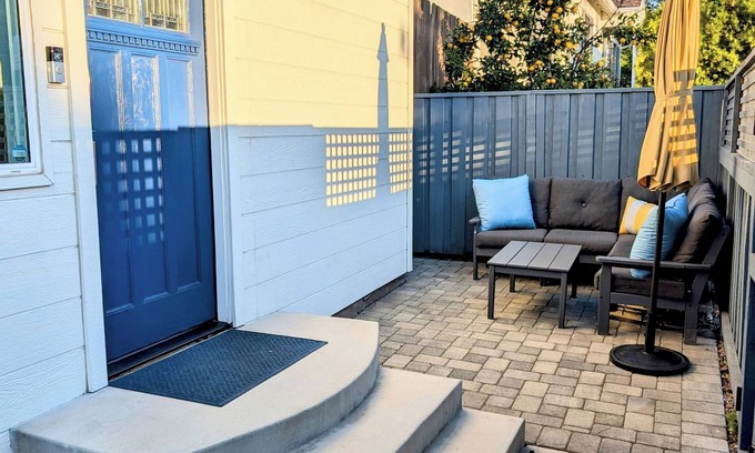 Oak Park Casa | Private Cozy House with 2 Bedroom, 2 Bathroom, A/C, and Near Downtown