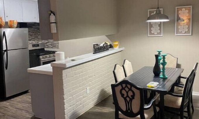 North Houston Apartamento | Private & cozy in the Height's