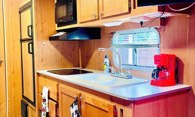 Camarillo Casa | Private, Cute Retro Trailer: Rural setting, walk to town Camarillo. Fire-pit+BBQ