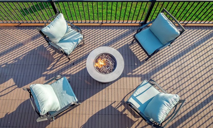 Prescott Condominio | Private Deck | Downtown | Arcade | Walk to River
