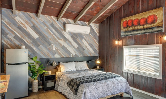 Frazier Park Apartamento | Private Deck & Views: Frazier Mountain Cabin