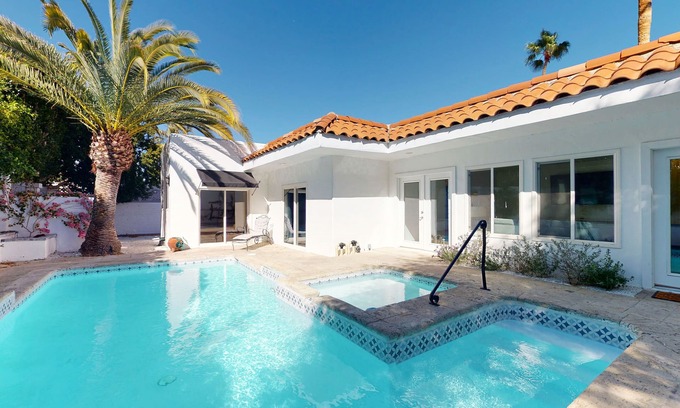 The Mesa Casa | Private Desert Gem W/ Private Pool/Spa, Gourmet Kitchen & More - Dogs OK