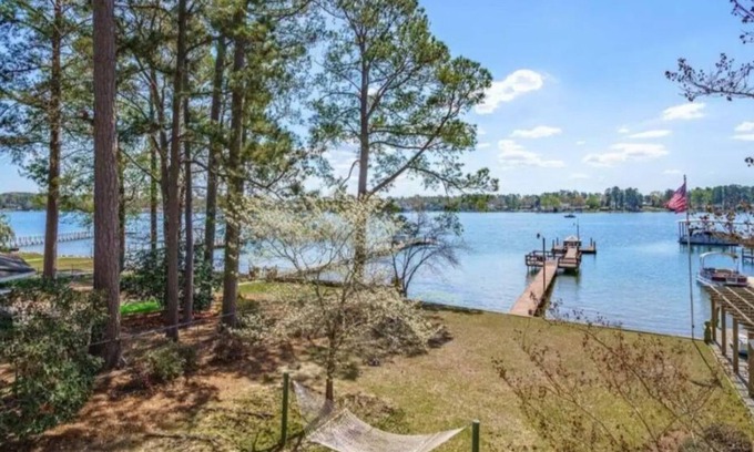 Lake Murray of Richland Casa | Private Dock & LAKE access! Hottub! Play area!