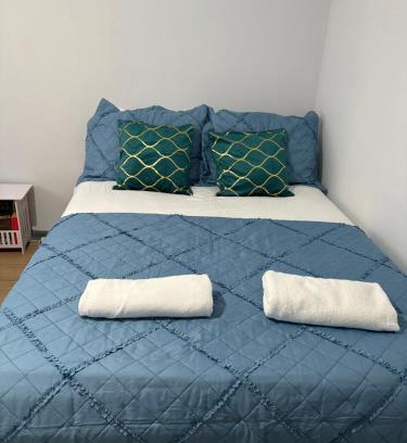 Mortlake Casa | Private Double and Triple Room North London