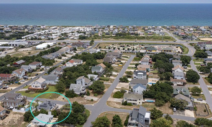 Kitty Hawk Casa | Private efficiency close to the beach & bay! Great for couples. Dog-friendly.