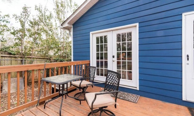 Charlotte Apartamento | Private Entrance Bedroom + Bathroom w/Fenced Yard