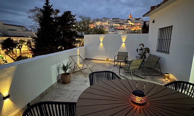 Alcala de los Gazules Casa | Terraza Privada, Chillout y Comedor al Aire Libre