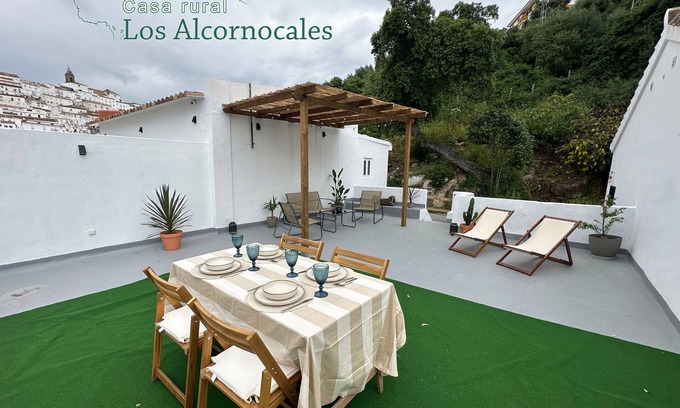 Alcala de los Gazules Casa | Terraza Privada, Chillout y Comedor al Aire Libre