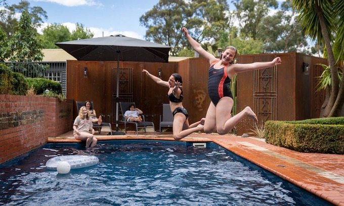 Yarra Glen Casa | Private Estate 10 bedrooms, 27-30 pax, games room, bar, 9 bathrooms, spa suites