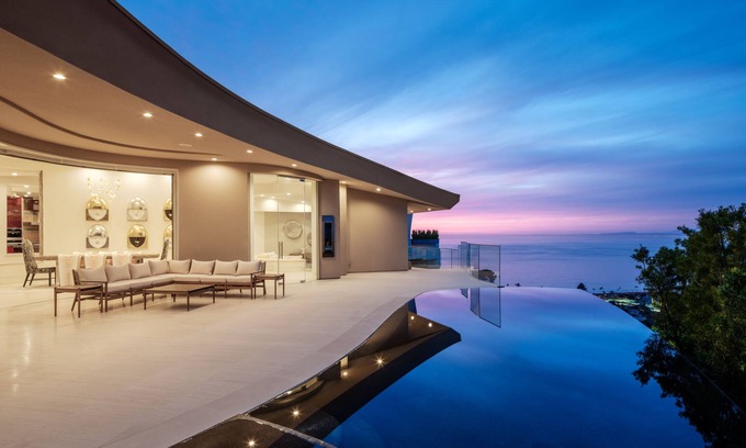 Hidden Valley Casa | Private Estate in La Jolla w/ Infinity Pool, Panoramic Ocean Views & Gym