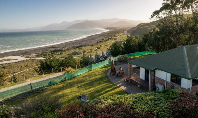 Kaikoura Casa | Private | Expansive Ocean and Mountain Views, Private | Expansive Ocean and Mountain Views