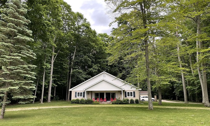 Leland Casa | Private Family Friendly Summer Get Away in Relaxing Leland