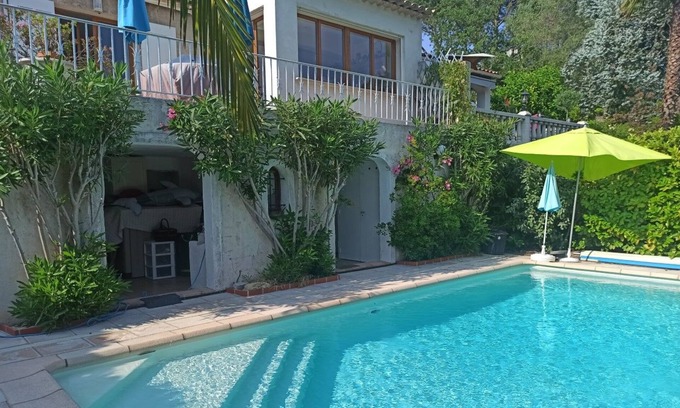 Les Adrets-de-l'Esterel Cabina | Private pool, View of the Esterel, haven of peace, south facing